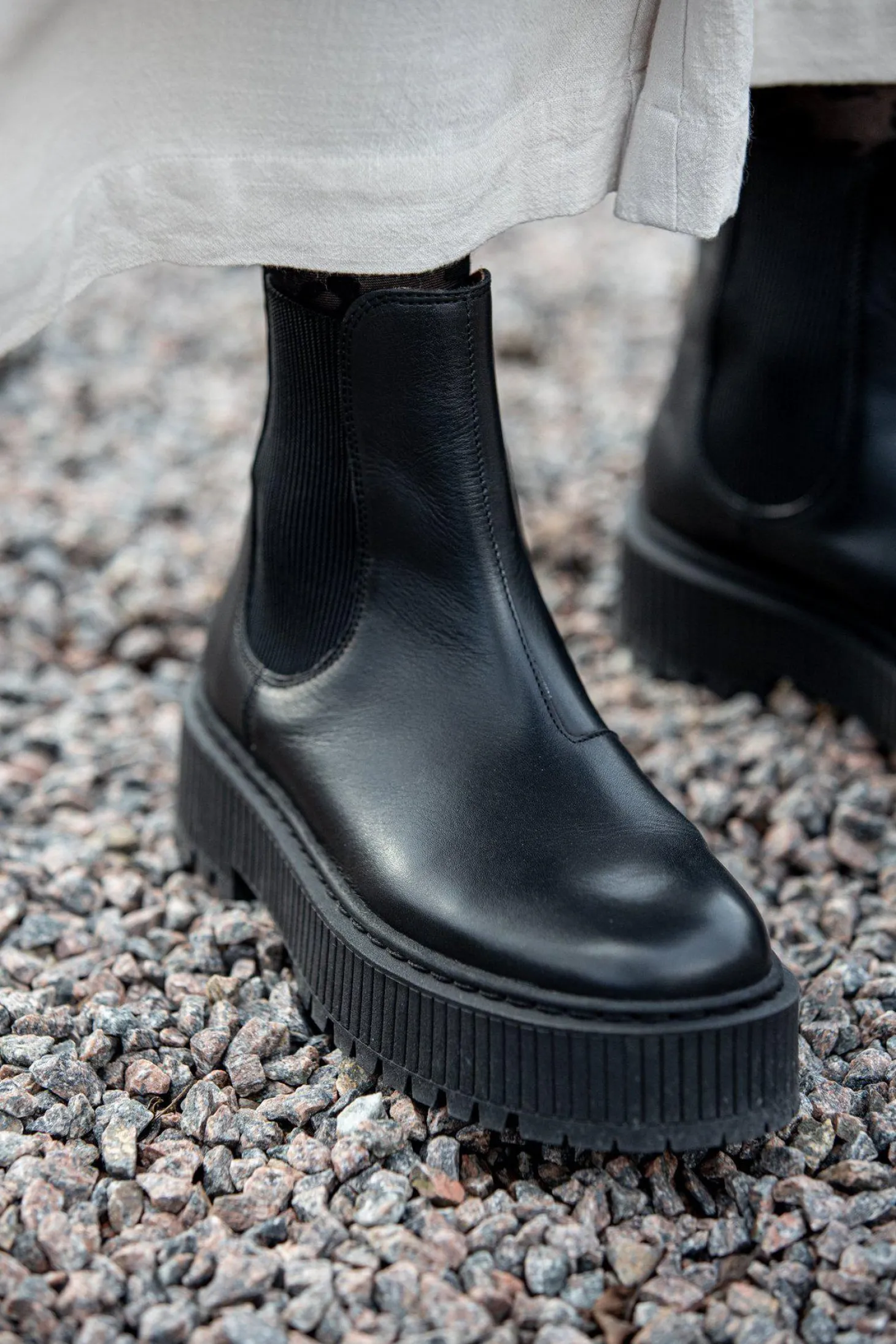 Alina Chelsea boots — Black