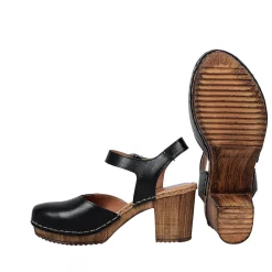 Amelia Clogs — Black