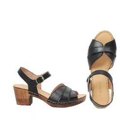 Amy Clogs — Black