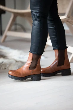 Cecilia Chelsea boots — Cognac