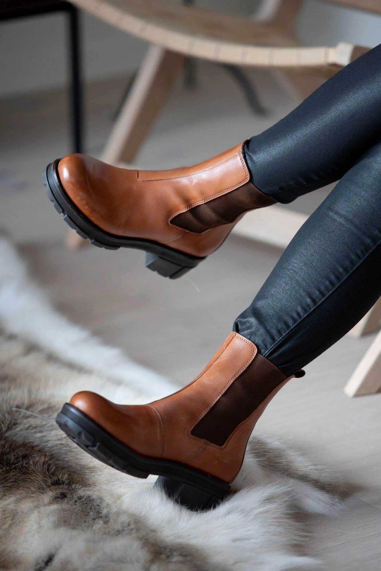 Cecilia Chelsea boots — Cognac
