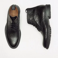 EMIL Laced boots — Black
