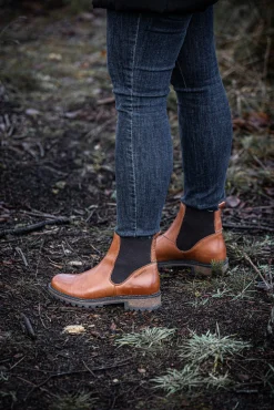 Isadora Chelsea boots — Cognac