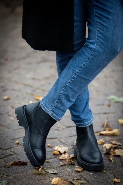 Mimmi Chelsea boots — Black
