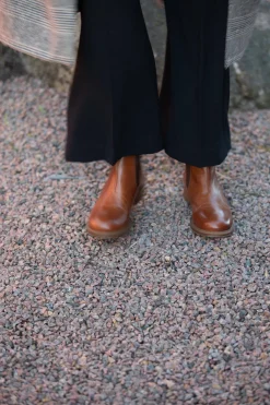 Pandora Chelsea boots — Cognac