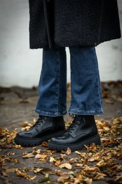 Pandora Chunky Laced boots — Black