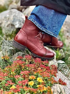 Pandora Laced boots — Nutbrown