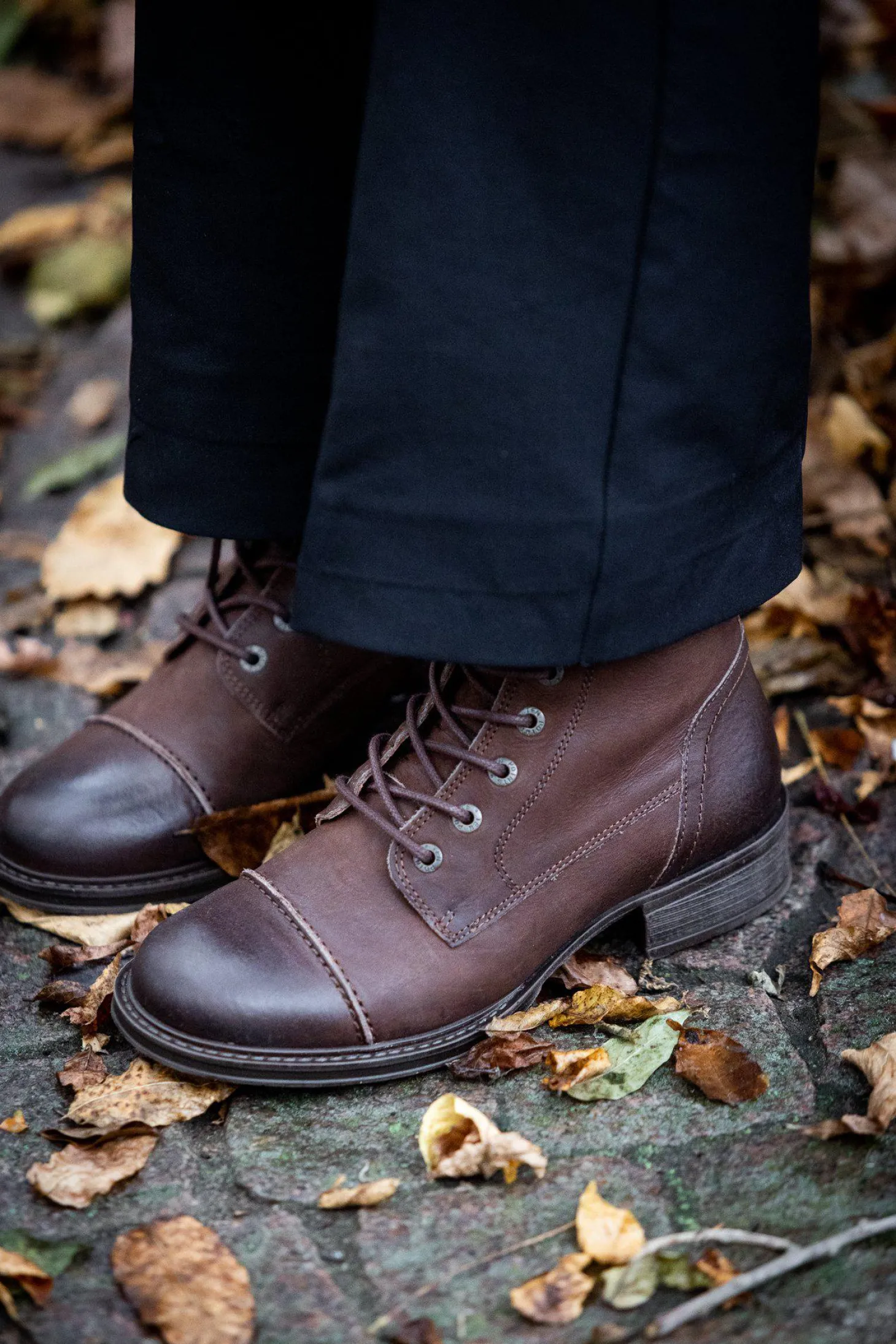 Pandora Laced boots — Nutbrown