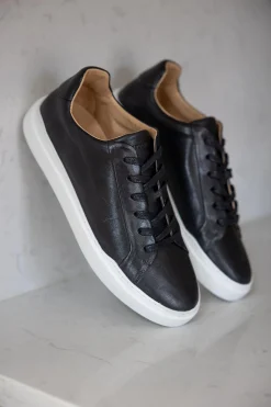 Tristan Sneakers — Black