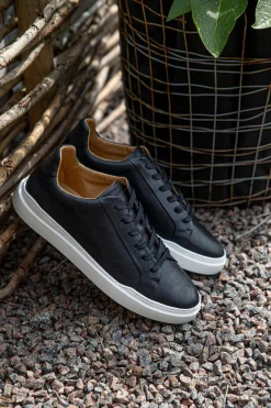 Tristan Sneakers — Black