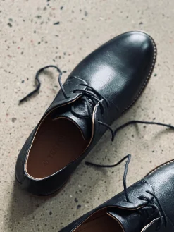 Vera Laced shoes — Black